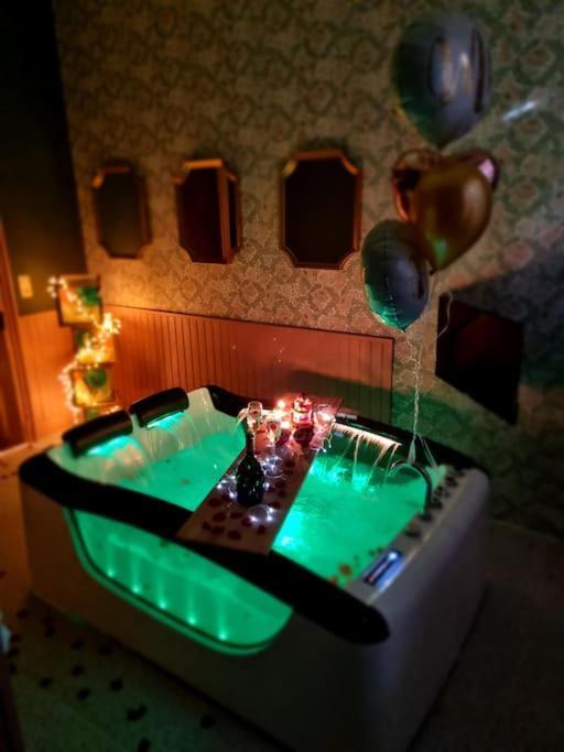 Royal Room Jacuzzi Haut De Gamme Centre Ville Mulhouse Luaran gambar