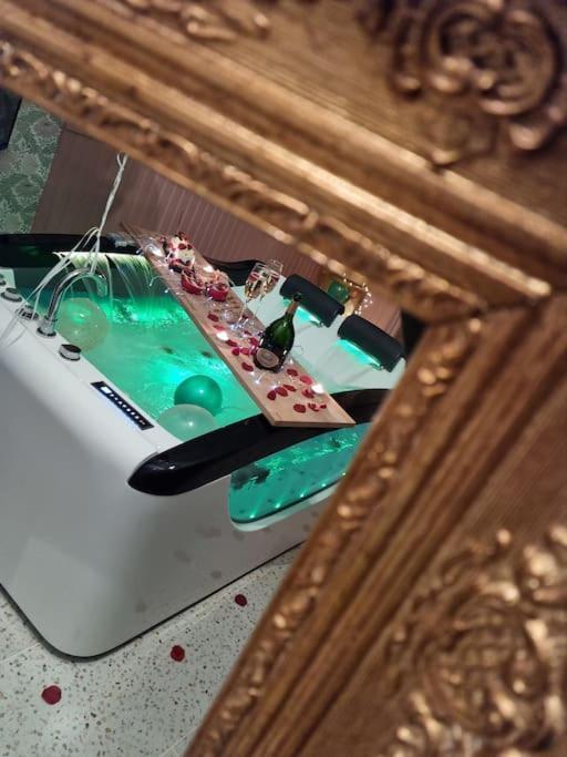Royal Room Jacuzzi Haut De Gamme Centre Ville Mulhouse Luaran gambar
