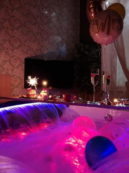 Royal Room Jacuzzi Haut De Gamme Centre Ville Mulhouse Luaran gambar